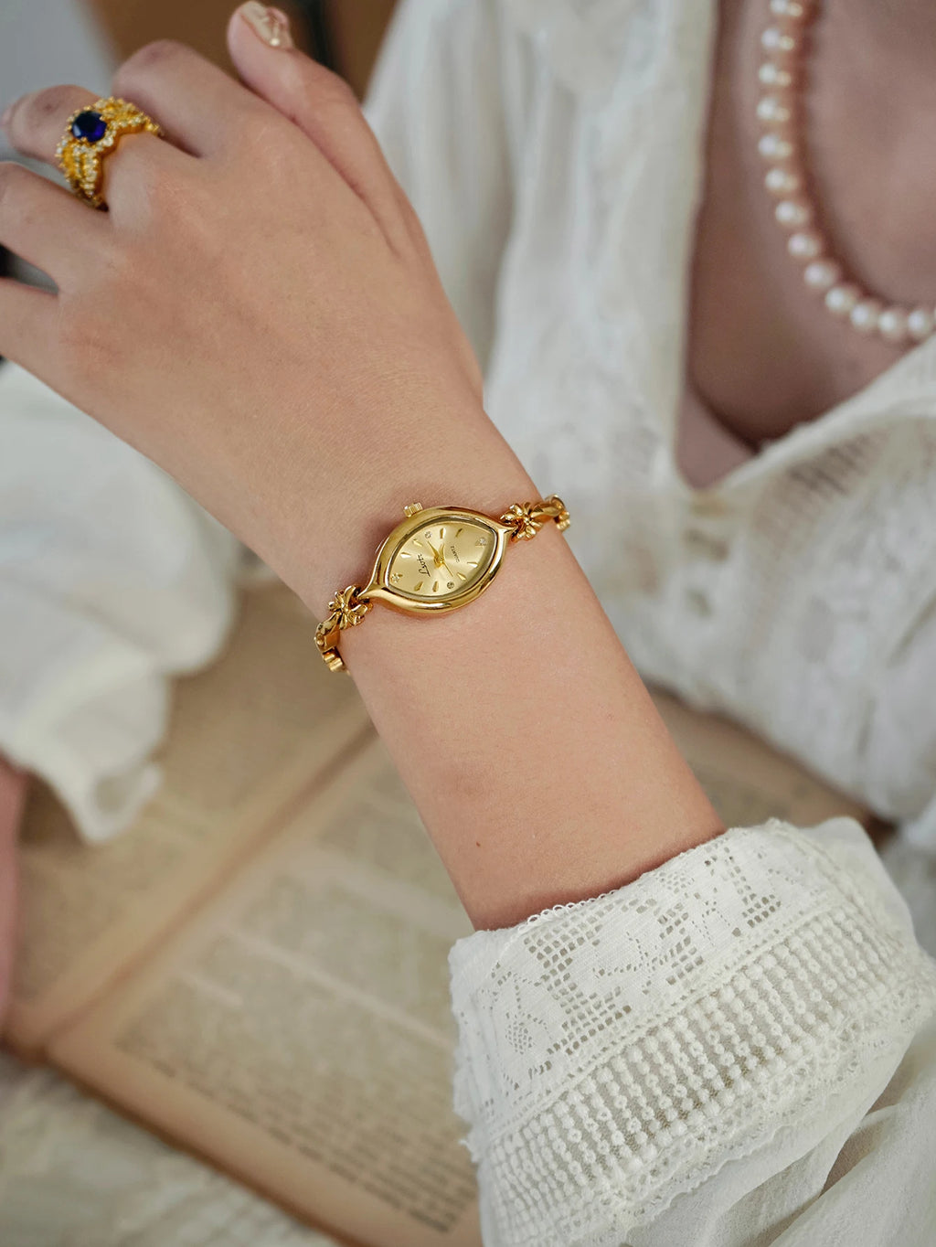 French Retro Gold Small Dial Women's Watch